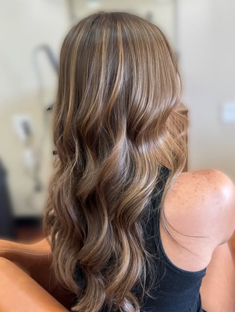 Soft dimensional brunette waves by Louriani